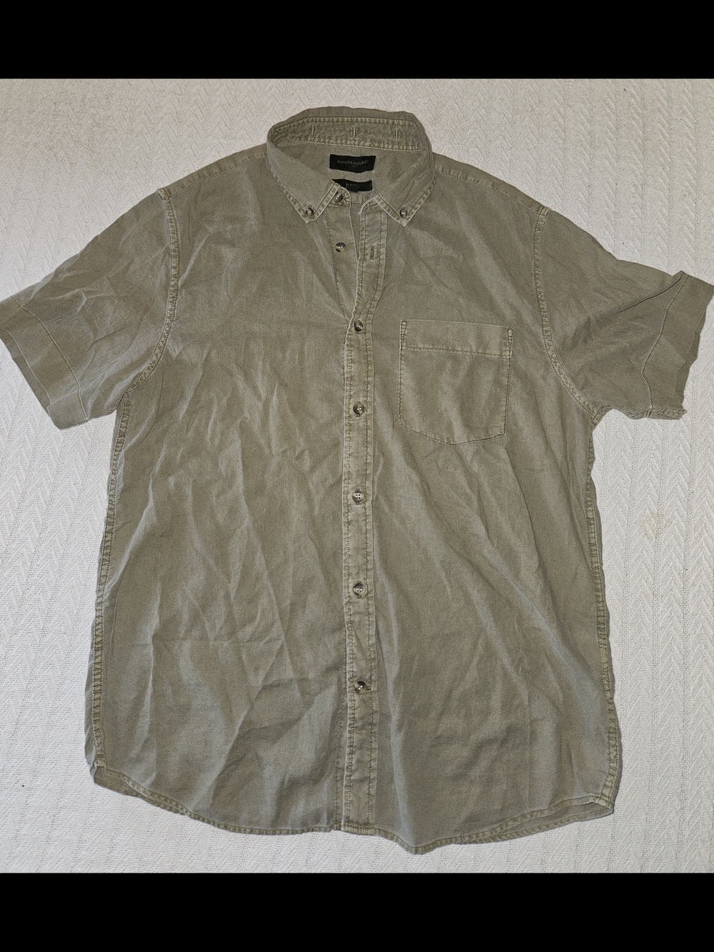 Banana Republic Short-Sleeve Button-Down Shirt in Olive